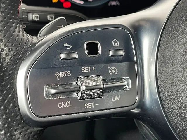 Mercedes-Benz B-Klasse 180 Bus. Sol. AMG 2019 Benzine 15