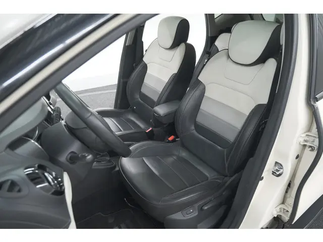 Renault Captur TCe 120 EDC Initiale Paris 2017 Benzine 31