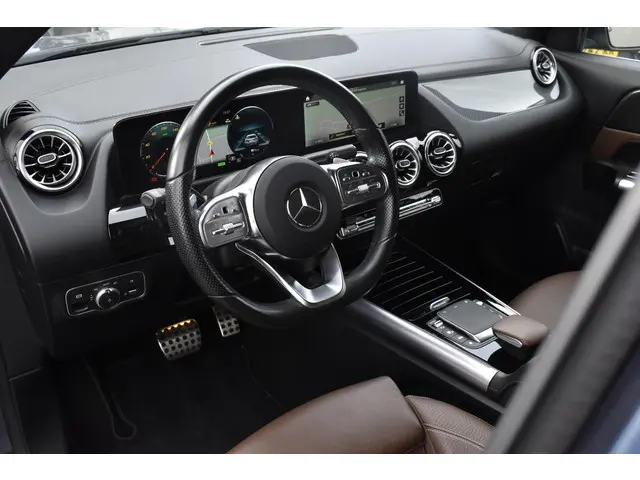 Mercedes-Benz GLA 250 e AMG Line 2022 Hybride Benzine 9