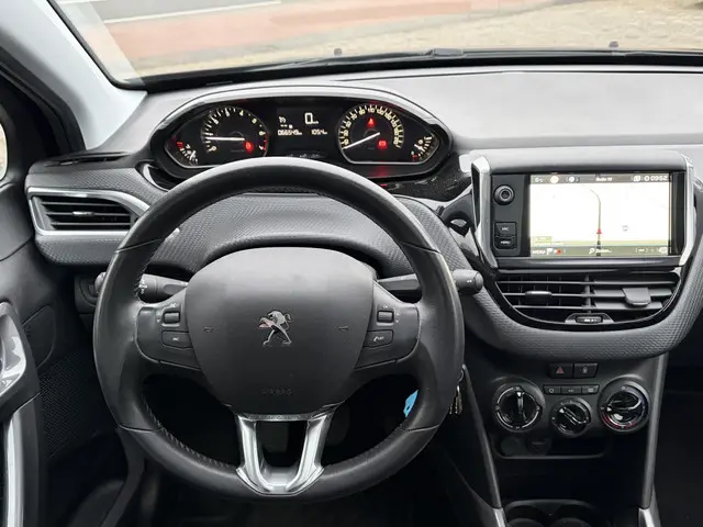 Peugeot 2008 1.2 PureTech Blue Lion 2018 Benzine 31