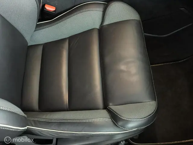 Volvo V60 2.0 T4 R-Design / polestar 211pk 2019 Benzine 40