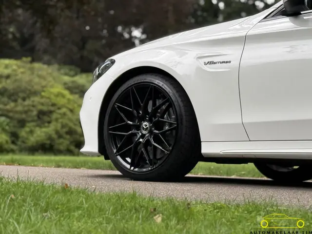 Mercedes-Benz C-Klasse Estate AMG 63 2016 Benzine 79