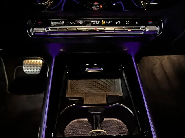 Mercedes-Benz GLA 250 e AMG Line 2023 Hybride Benzine 23