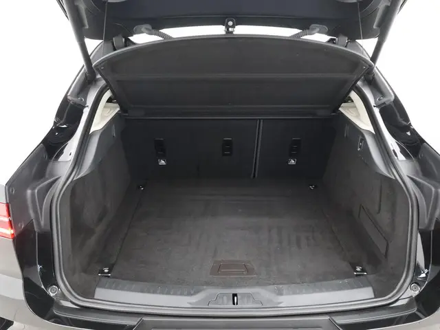 Jaguar I-PACE EV400 SE *INCL BTW* 2018 Elektrisch 14