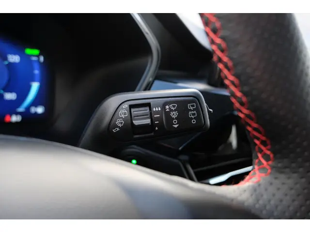 Ford Kuga 2.5 PHEV ST-Line 2020 Hybride Benzine 35