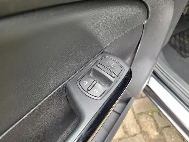 Opel Corsa 1.2 Rhythm NAVI 1e Eigenaar 2013 Benzine 13