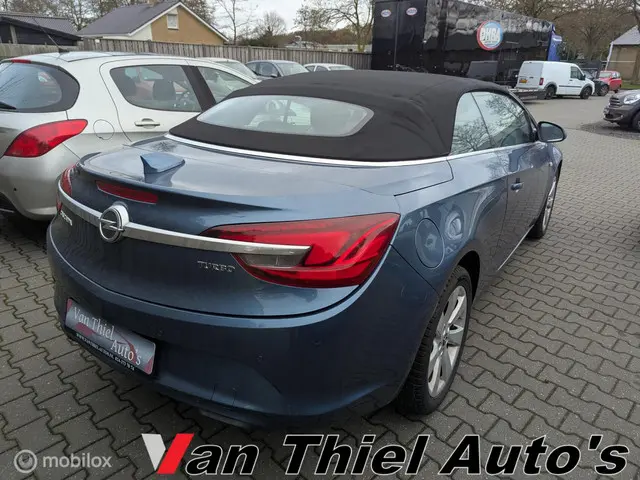 Opel Cascada 2
