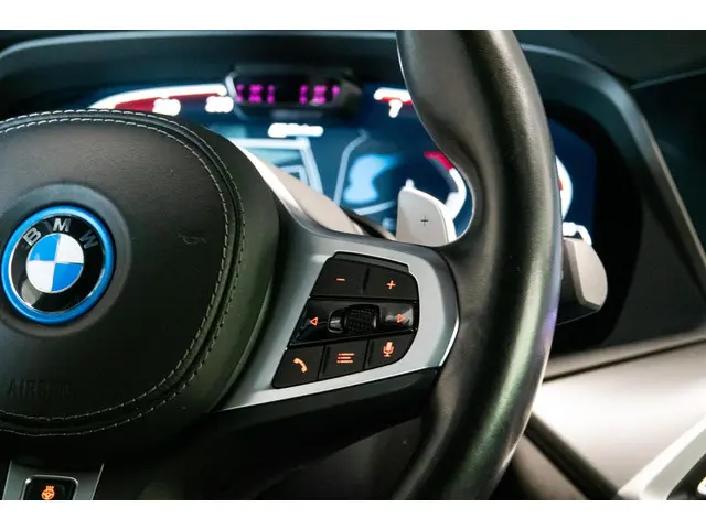 BMW X5 xDrive45e High Executive 2022 Hybride Benzine 30