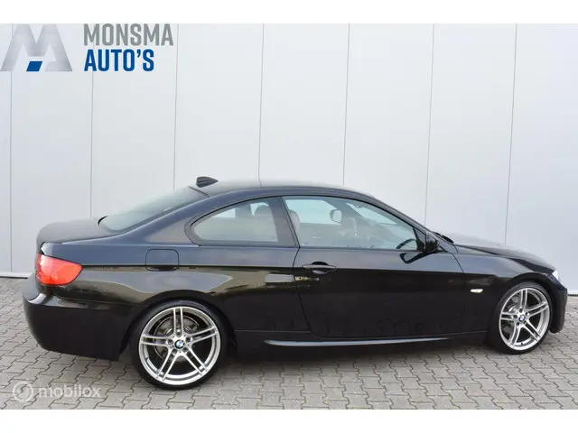 BMW 3 Serie Coupé 325i High Executive 2012 Benzine 2