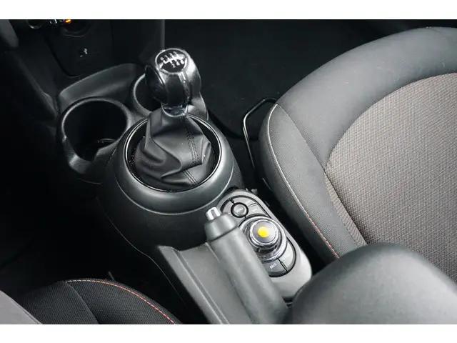 MINI 5-Deurs 1.5 One First 2018 Benzine 14