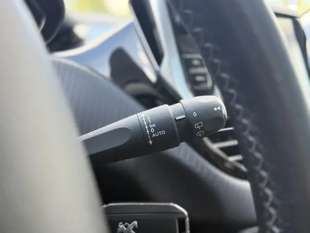 Peugeot 2008 1.2 PureTech Allure 2018 Benzine 25