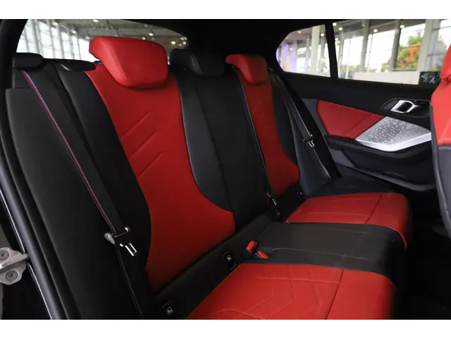 BMW 1 Serie 120 2025 Benzine 9