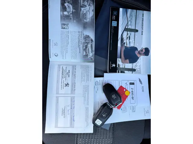 Peugeot 308 1.2 PureTech / 360 Camera / VC / Navi 2021 Benzine 20