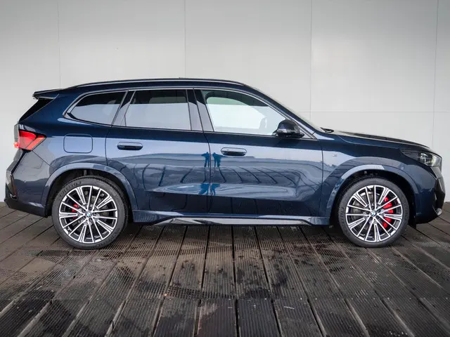 BMW iX1 eDrive20 2025 Elektrisch 4