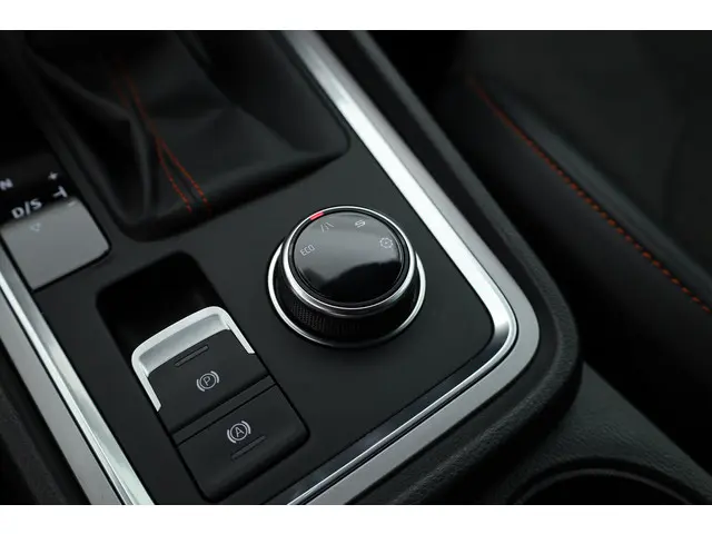 SEAT Ateca 1.5 TSI FR Business Intense 2023 Benzine 27