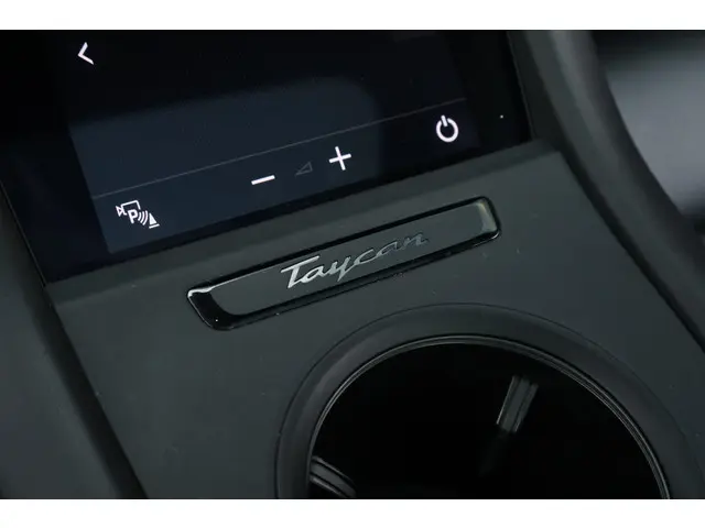 Porsche Taycan GTS 93 kWh 2023 Elektrisch 51