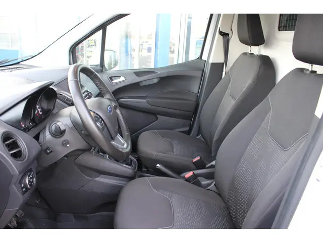 Ford Transit Courier 1.5 TDCI Limited 2022 Diesel 8