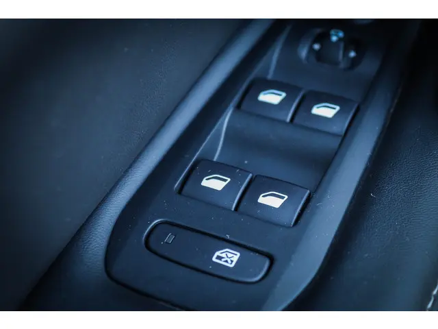 Peugeot 308 SW 1.2 e-THP Première 2015 Benzine 12