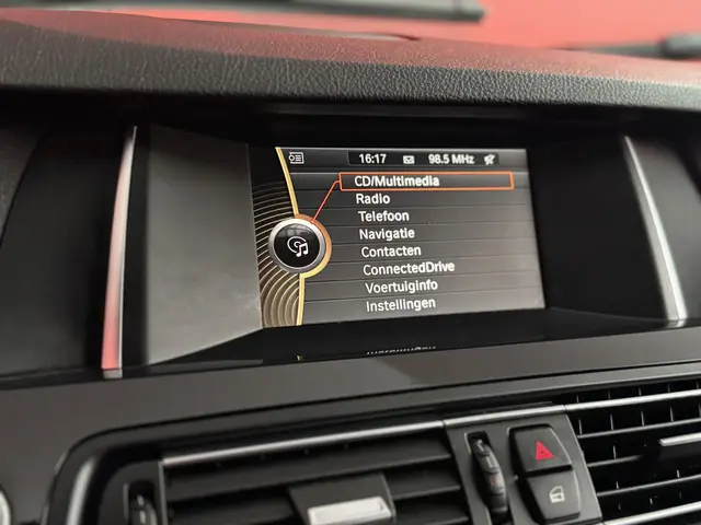 BMW 5 Serie Touring 520i Luxury Edition 2014 Benzine 38