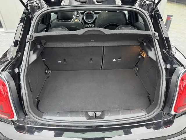 MINI Cooper S Mini 2.0 Chili JCW 5-deurs 2018 Benzine 8