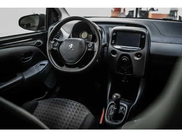 Peugeot 108 1.0 e-VTi Active 2022 Benzine 6