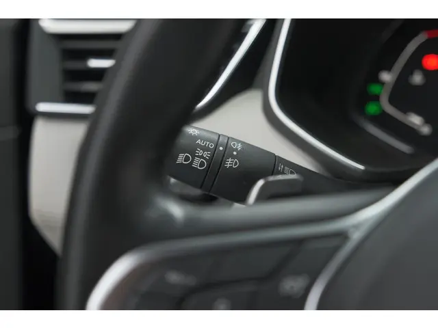 Renault Clio TCe 130 EDC Initiale Paris 2020 Benzine 41