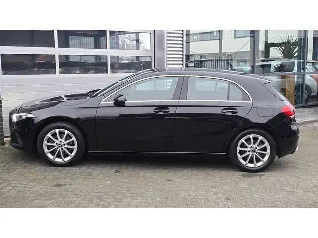 Mercedes-Benz A-Klasse 200 Luxury Line 2022 Benzine 10