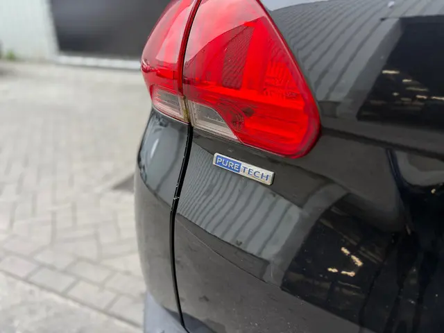 Peugeot 2008 1.2 PureTech Blue Lion 2016 Benzine 11