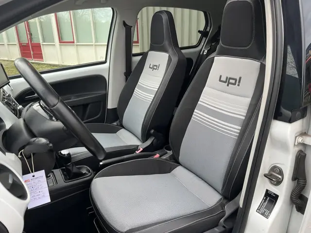 Volkswagen up! 1.0 high up! BlueMotion 2012 Benzine 9