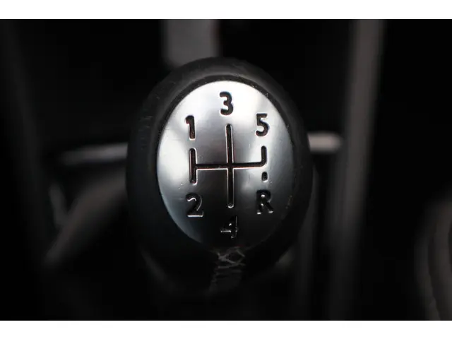 Renault Clio Estate 0.9 TCe Limited 2016 Benzine 28