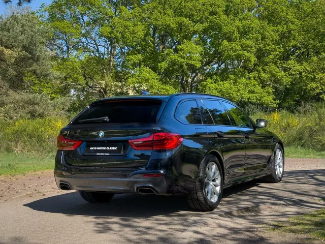 BMW 5 Serie Touring 540i xDrive M-Sport 2017 Benzine 5