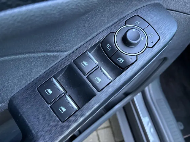 Ford Kuga HELAAS VERKOCHT!!! 2023 Hybride Benzine 13