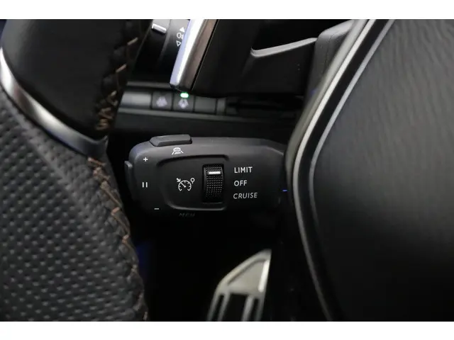 Peugeot 5008 1.2 Hybrid 145 GT 2024 Hybride Benzine 22