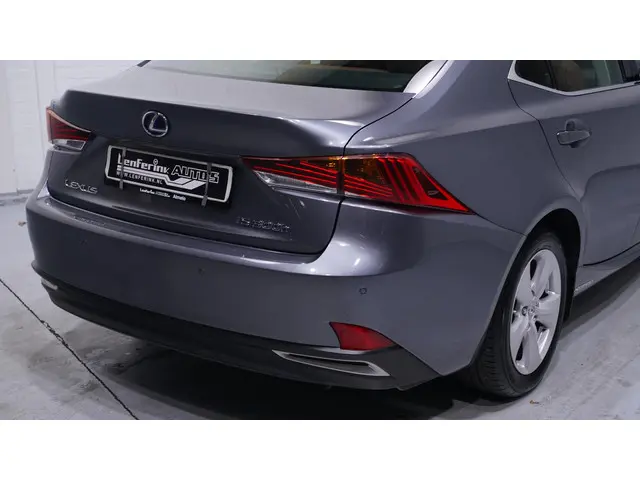 Lexus IS 300h Hybrid 2020 Hybride Benzine 13