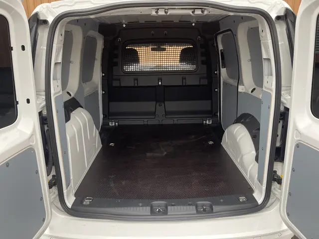 Volkswagen Caddy Cargo 2.0 TDI Comfort 2024 Diesel 24