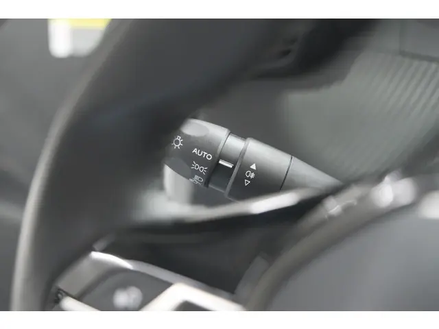 Peugeot 2008 PureTech 102 Allure Pack 2023 Benzine 45