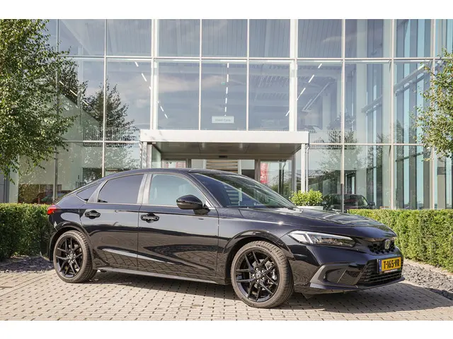 Honda Civic 2.0i e:HEV SPORT 2023 Hybride Benzine 24