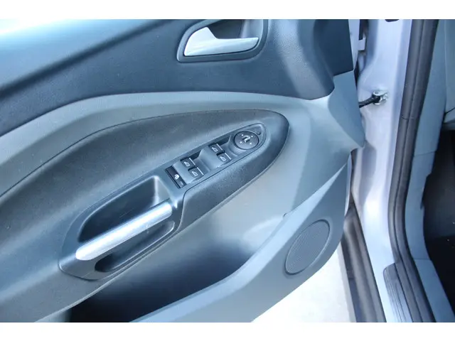 Ford C-MAX 1.0 -126 Pk Titanium 2013 Benzine 17