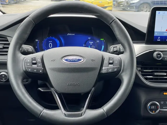 Ford Kuga 2.5 PHEV Titanium 2021 Hybride Benzine 25