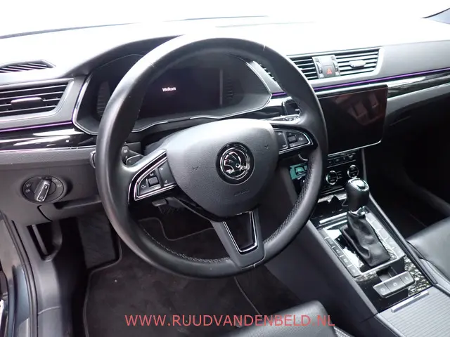 Škoda Superb Combi 1.4TSI iV 2020 Hybride Benzine 13
