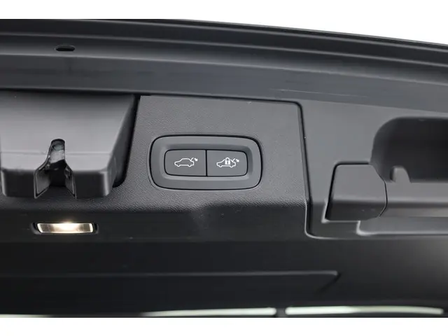 Volvo XC60 T6 Recharge Core 2022 Hybride Benzine 21