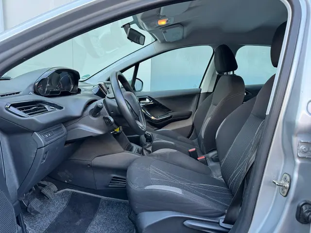 Peugeot 208 1.4 VTi Access ( AIRCO + 5 DRS ) 2012 Benzine 21