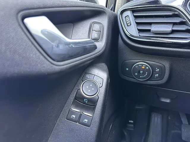 Ford Fiesta 1.1 Trend 2018 Benzine 11