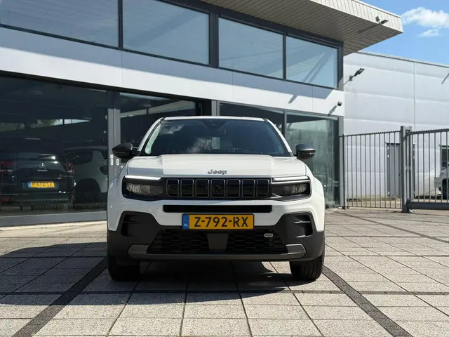 Jeep Avenger Longitude 54 kWh Aut. 2024 Elektrisch 7