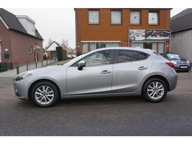 Mazda 3 2
