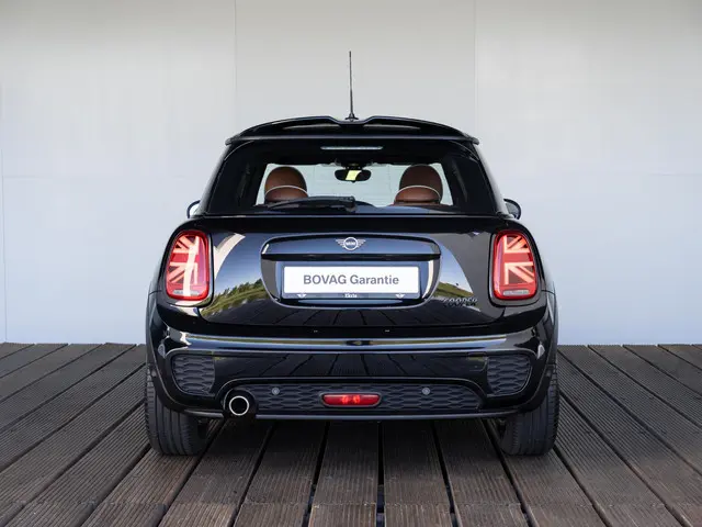 MINI 3-Deurs Cooper 2021 Benzine 5