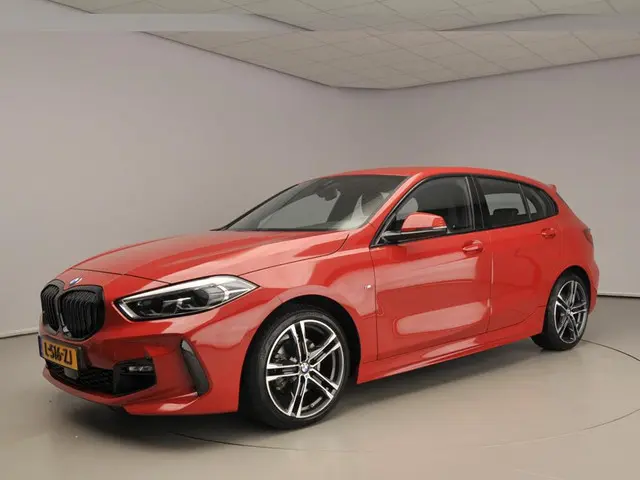 BMW 1 Serie 5-deurs 118i 2021 Benzine 41
