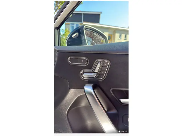 Mercedes-Benz A-Klasse AMG 35 4MATIC 2020 Benzine 17