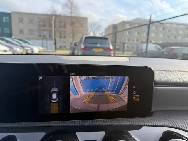 Mercedes-Benz CLA 180 AMG Line 2023 Benzine 12