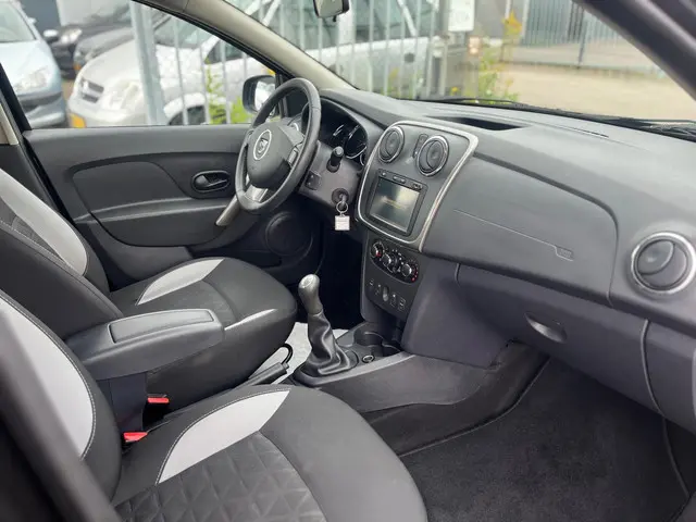 Dacia Sandero Stepway 0.9 TCe Lauréate 2014 Benzine 10